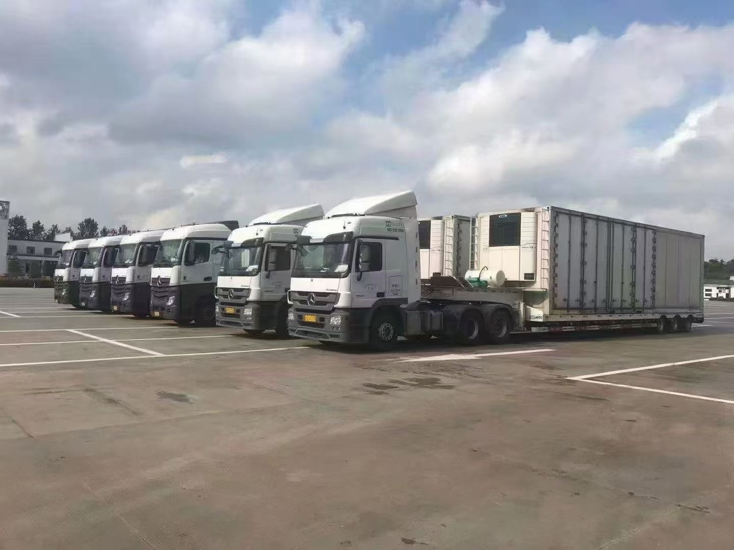 恒温气垫车